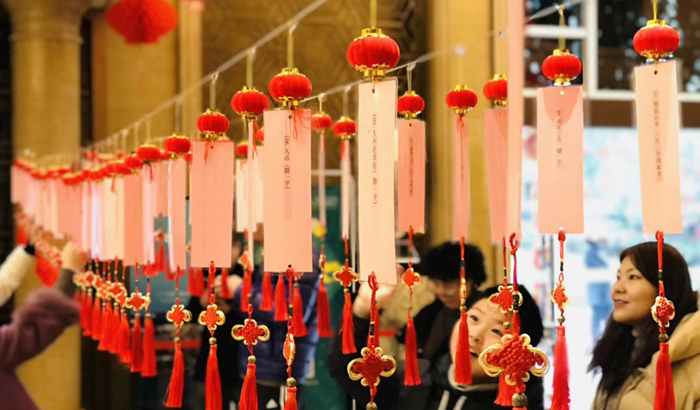 舞狮赏花灯猜灯谜画梅花包小猪汤圆